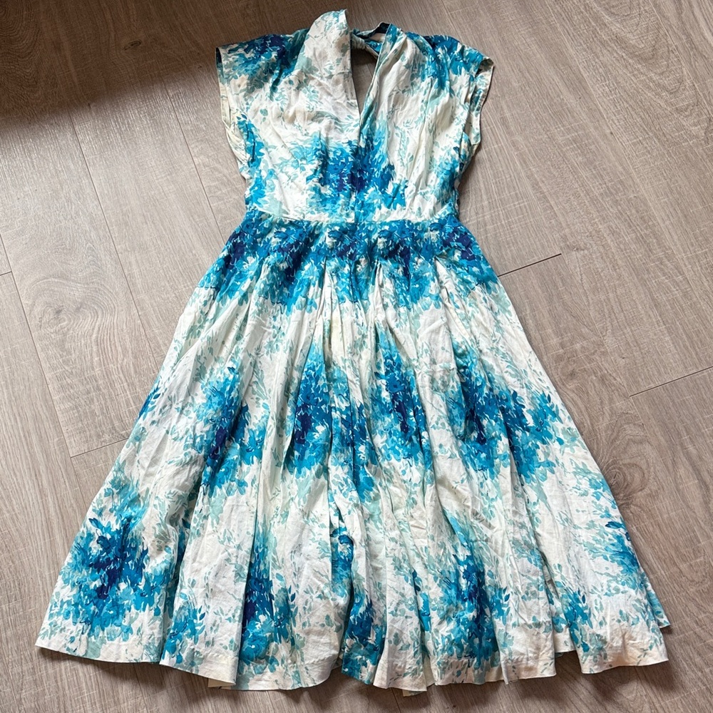 Elegant Blue and Cream Midi Dress